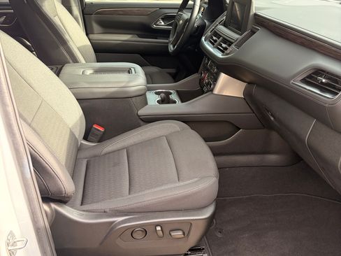 Used 2024 Chevrolet Tahoe LS RWD image 9