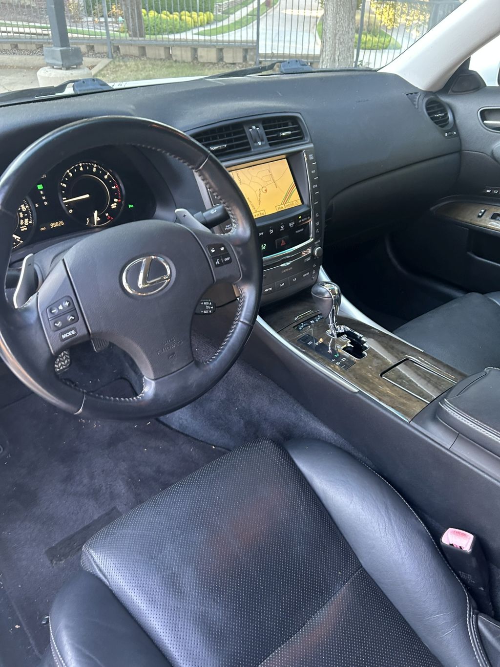Used 2010 Lexus IS 350C w/ Luxury Pkg RWD image 10