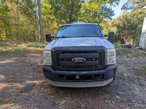 Used 2011 Ford F250 XL w/ PWR Equipment Group image 9