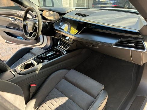 Used 2022 Audi e-tron GT Premium Plus w/ Performance Package AWD/4WD image 10