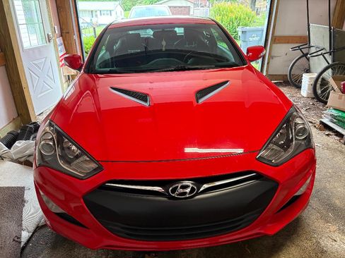 Used 2016 Hyundai Genesis Coupe 3.8 RWD image 6