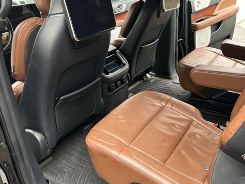 Used 2023 Lincoln Navigator L Reserve image 18