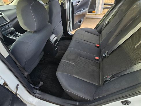 Used 2016 Nissan Sentra S image 9