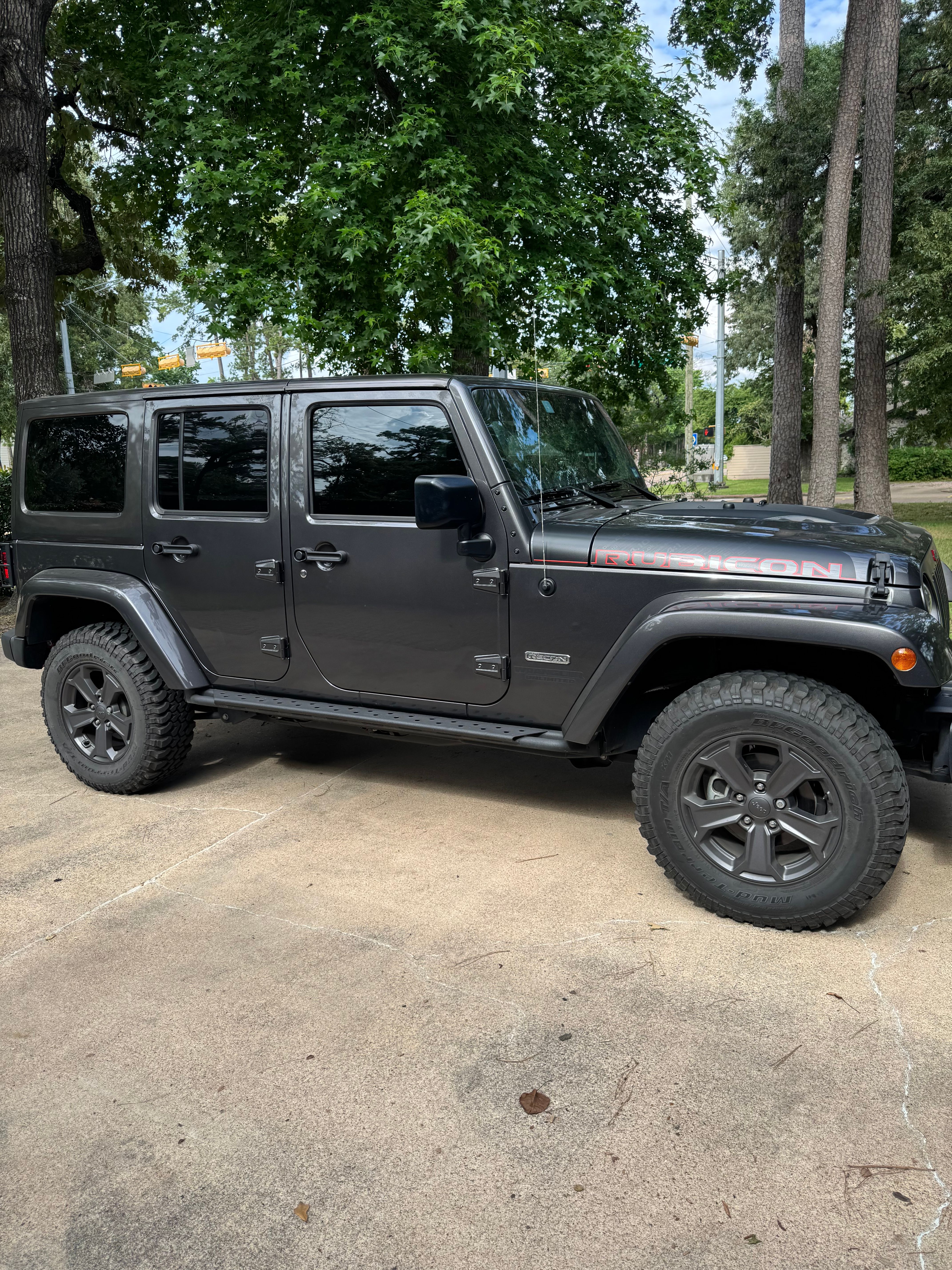 Used 2017 Jeep Wrangler Unlimited Rubicon AWD/4WD image 8