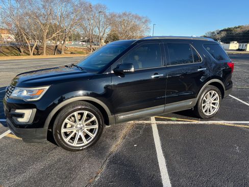 Used 2016 Ford Explorer Limited FWD image 2