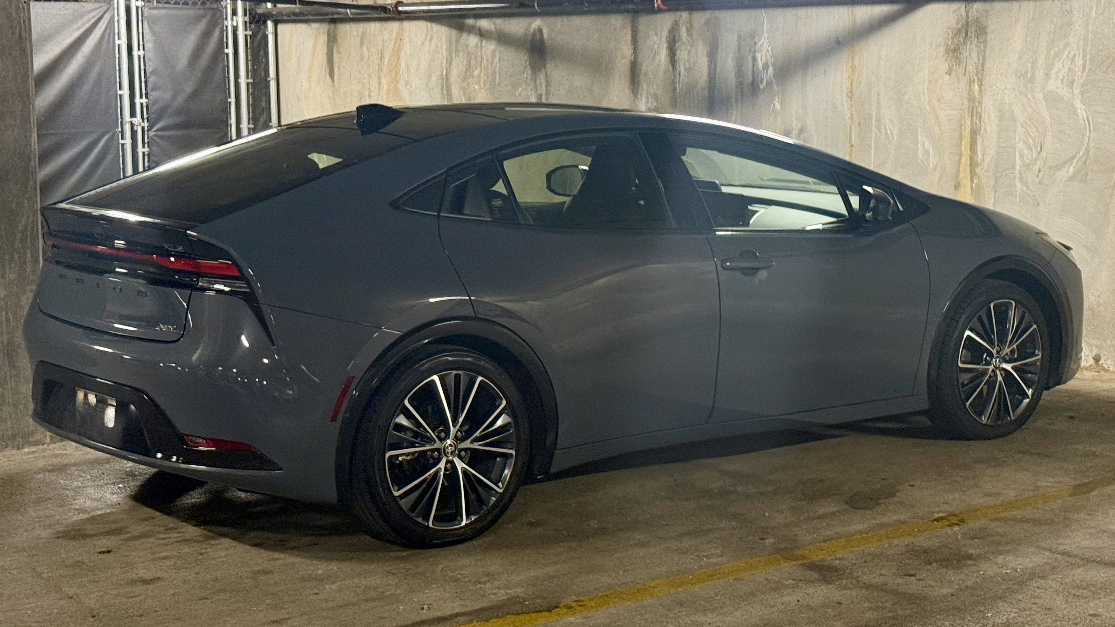 Used 2023 Toyota Prius XLE AWD/4WD image 15