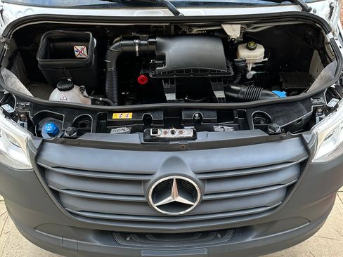 Used 2021 Mercedes-Benz Sprinter 2500 image 19