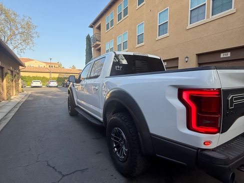 Used 2019 Ford F150 Raptor w/ Equipment Group 802A Luxury image 12