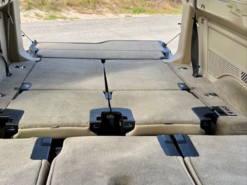 Used 2016 Land Rover LR4 HSE Silver Edition image 17