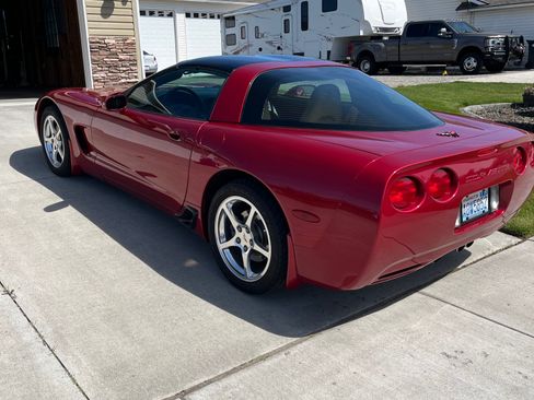 Used 2001 Chevrolet Corvette Coupe w/ Preferred Equipment Group2 RWD image 8