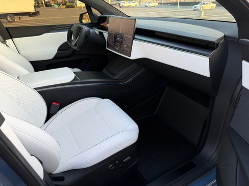 Used 2026 Tesla Model X Plaid AWD/4WD image 18