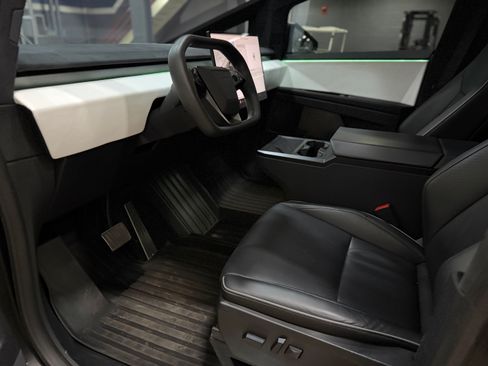 Used 2024 Tesla Cybertruck Cyberbeast AWD/4WD image 24