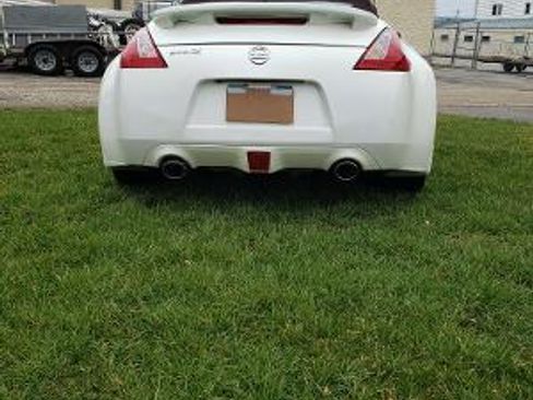 Used 2015 Nissan 370Z Touring Sport RWD image 8