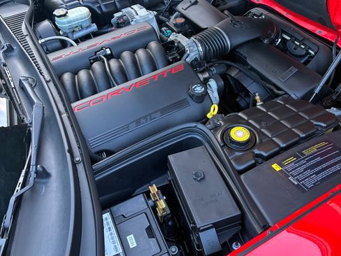 Used 2002 Chevrolet Corvette Coupe RWD image 10