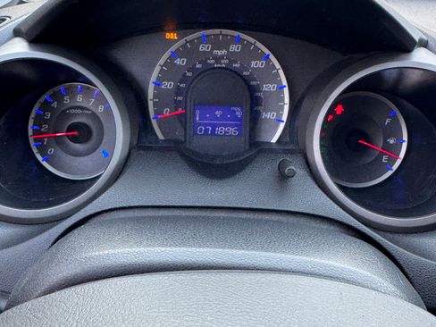 Used 2010 Honda Fit image 16