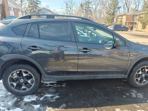 Used 2018 Subaru Crosstrek 2.0i image 2