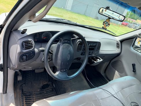 Used 2000 Ford F150 2WD Regular Cab image 10