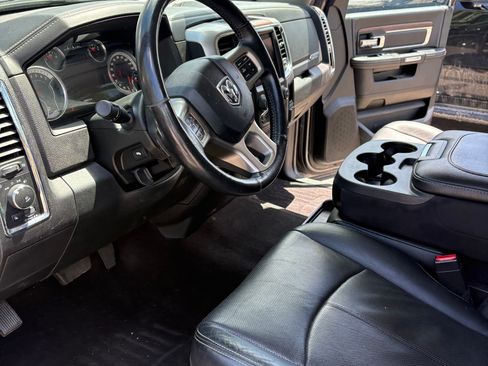 Used 2018 RAM 1500 Laramie AWD/4WD image 12