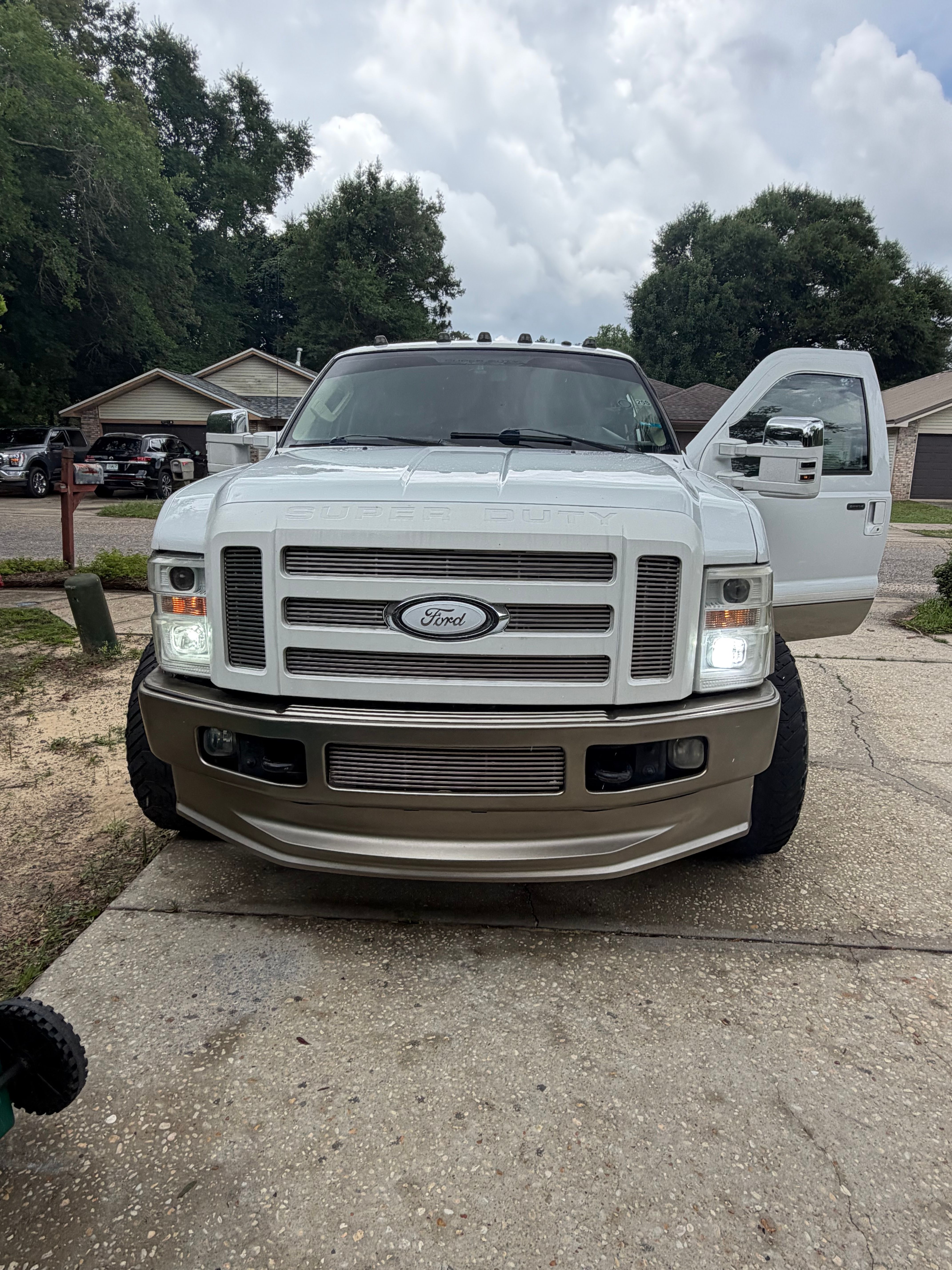 Used 2008 Ford F350 King Ranch AWD/4WD image 1