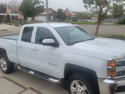 Used 2018 Chevrolet Silverado 2500 LT w/ All Star Edition image 2