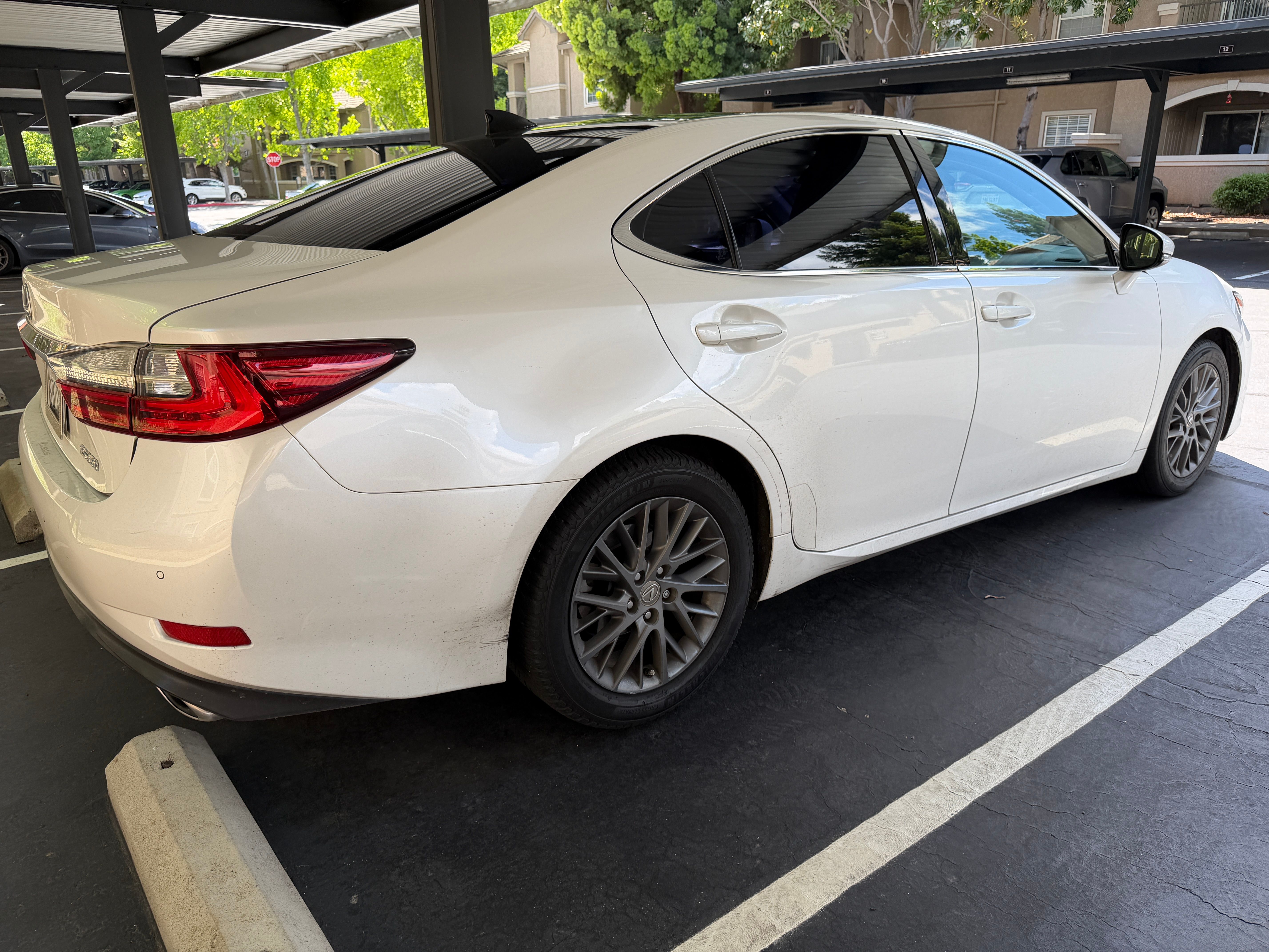 Used 2018 Lexus ES 350 w/ Navigation System Package FWD image 2