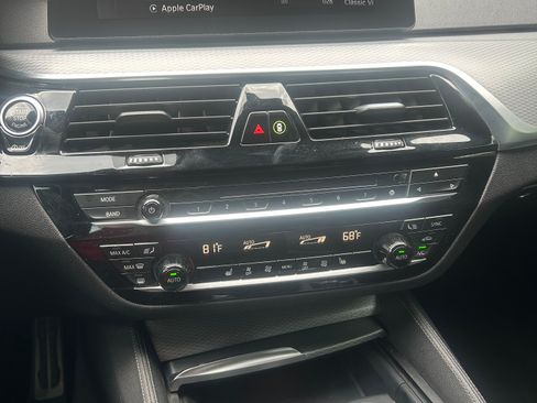 Used 2018 BMW M550i xDrive AWD/4WD image 10