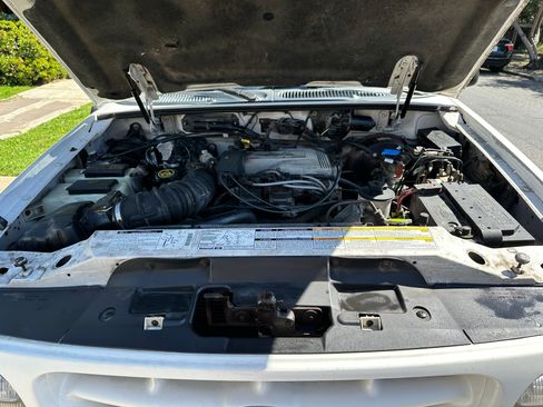 Used 2000 Ford Explorer Limited image 15