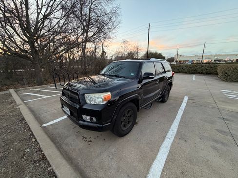 Used 2011 Toyota 4Runner SR5 image 1