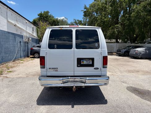 Used 2008 Ford E-350 and Econoline 350 XLT RWD image 8