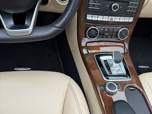 Used 2018 Mercedes-Benz SLC 300 image 6