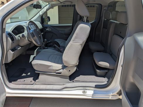 Used 2019 Nissan Frontier S image 8