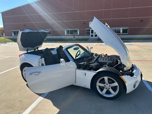 Used 2008 Pontiac Solstice Convertible w/ Premium Package image 9