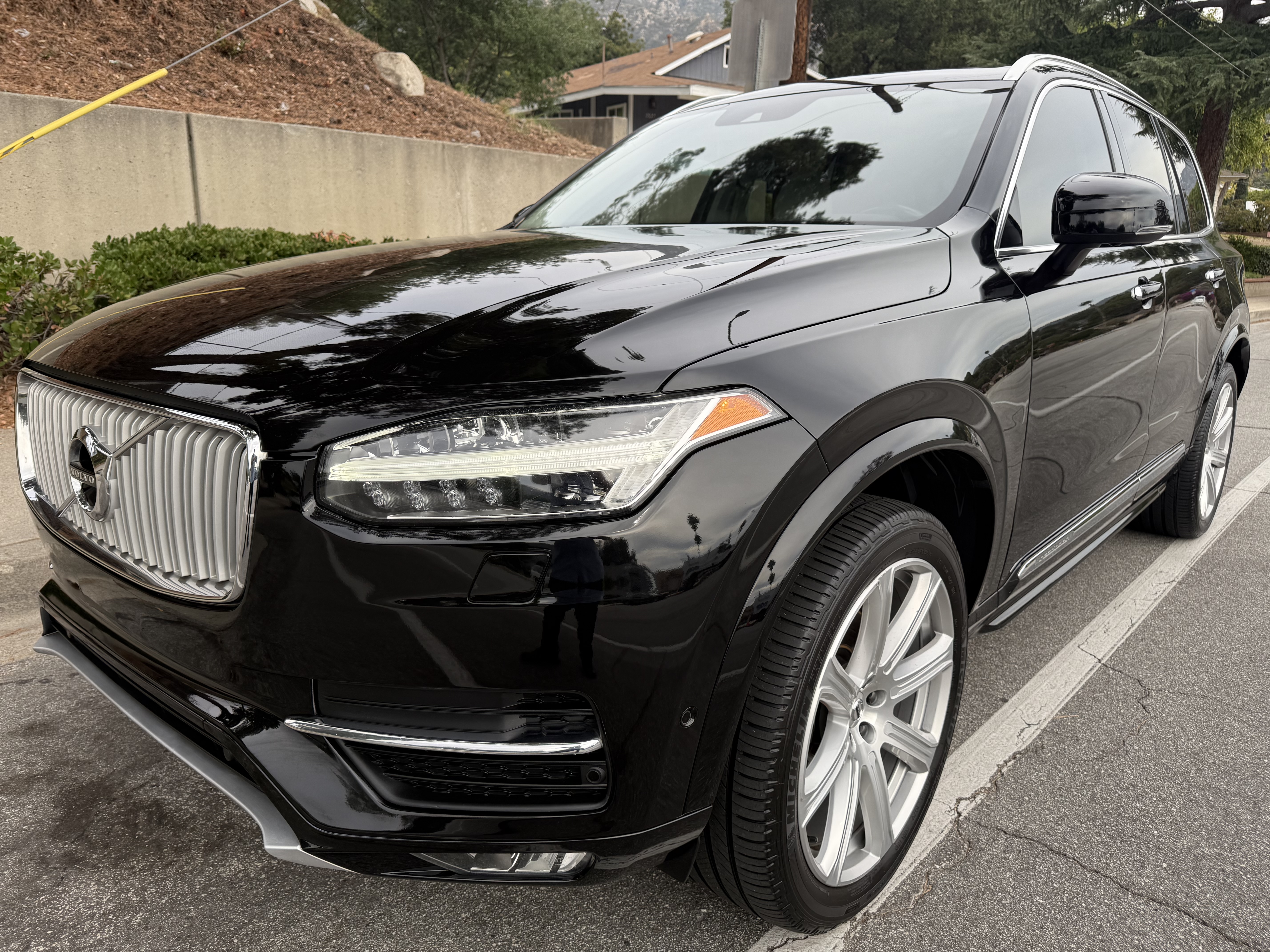 Used 2018 Volvo XC90 T6 Inscription w/ Convenience Package AWD/4WD image 1