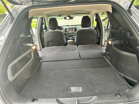 Used 2014 Jeep Cherokee Latitude w/ Cold Weather Group AWD/4WD image 22