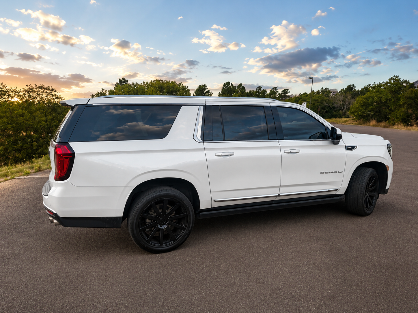Used 2023 GMC Yukon XL Denali w/ Max Trailering Package AWD/4WD image 8