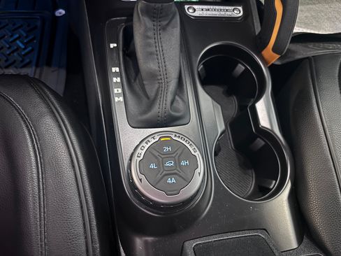 Used 2024 Ford Bronco Badlands AWD/4WD image 10