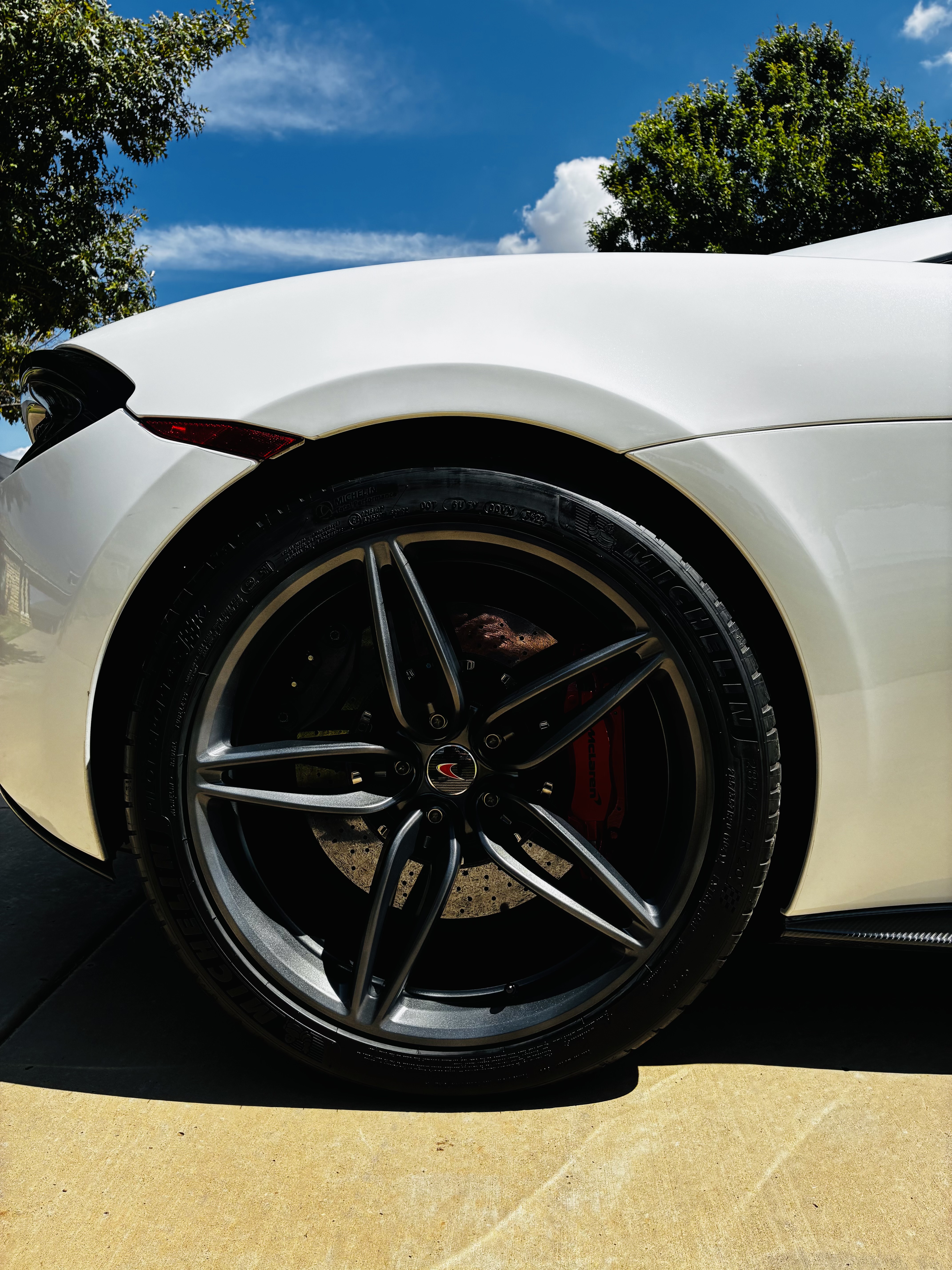 Used 2016 McLaren 570S Coupe RWD image 9