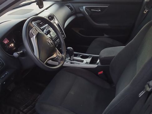 Used 2014 Nissan Altima 2.5 S FWD image 6