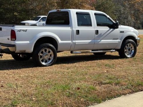 Used 2002 Ford F250 Short Bed image 1
