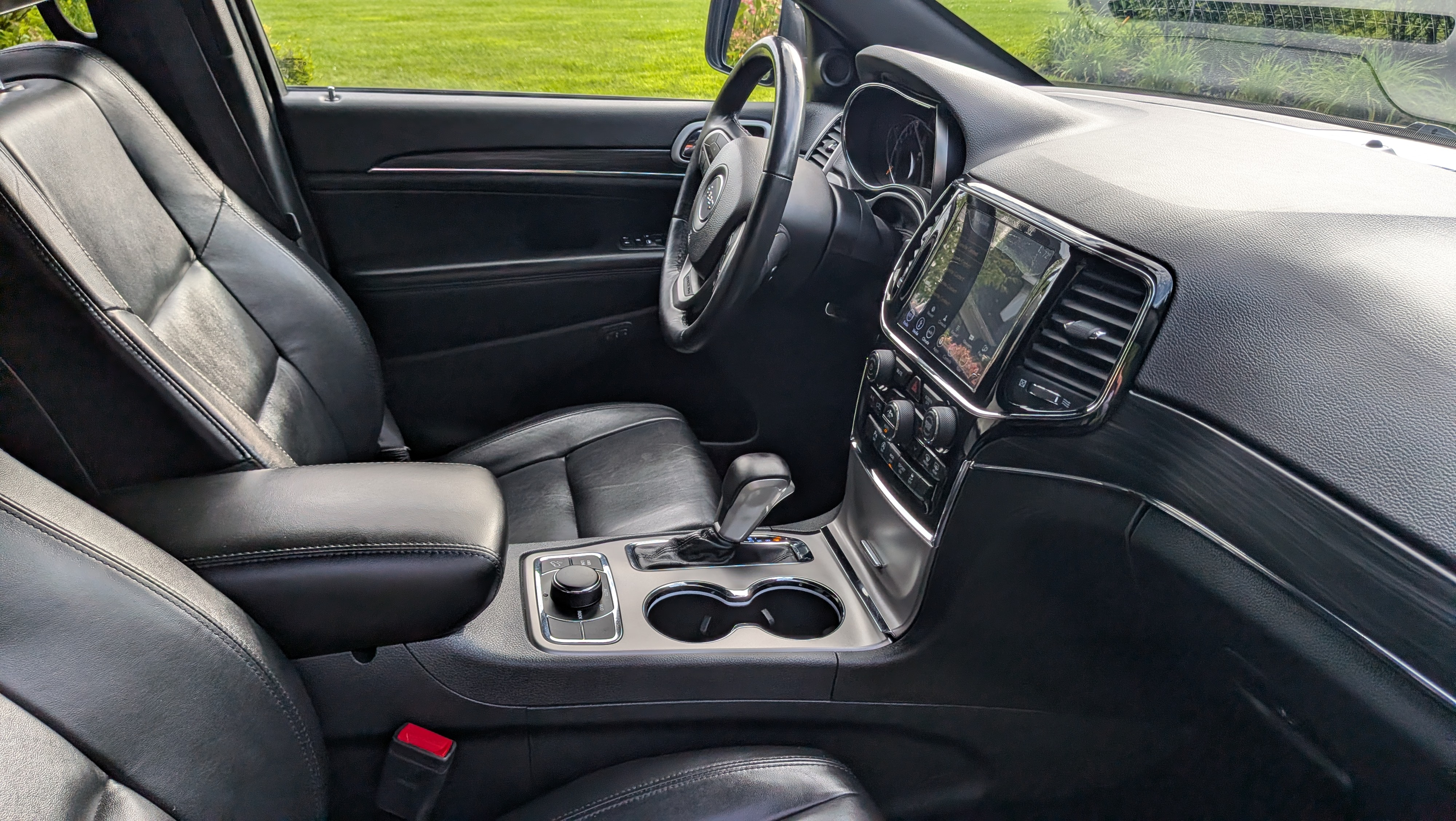 Used 2019 Jeep Grand Cherokee Limited AWD/4WD image 13