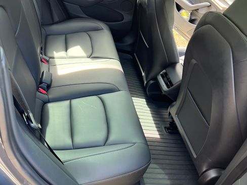 Used 2023 Tesla Model 3 Standard Range image 13