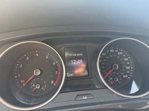 Used 2018 Volkswagen Tiguan SEL AWD/4WD image 15