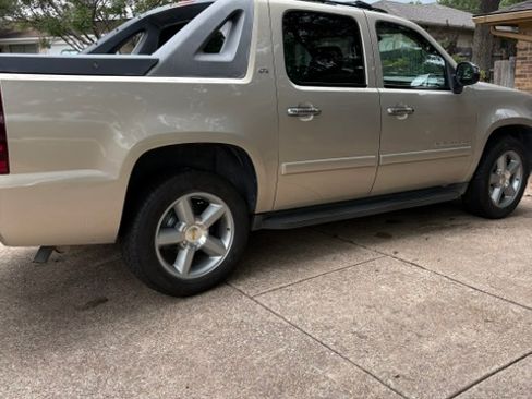 Used 2007 Chevrolet Avalanche 2WD image 4