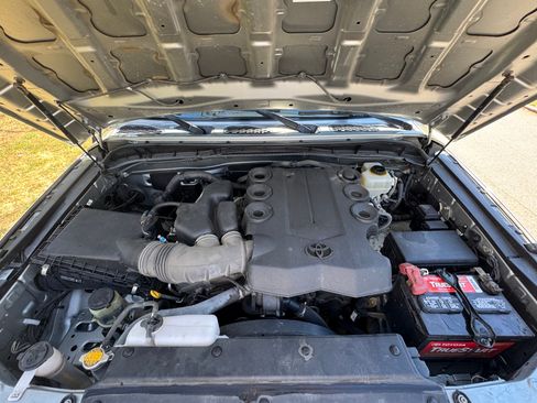 Used 2012 Toyota FJ Cruiser 4WD w/ Upgrade Pkg image 10