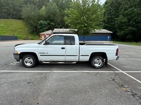 Used 1999 Dodge Ram 1500 Truck 2WD Quad Cab image 4