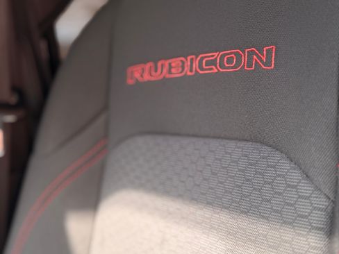 Used 2023 Jeep Wrangler Unlimited Rubicon image 16