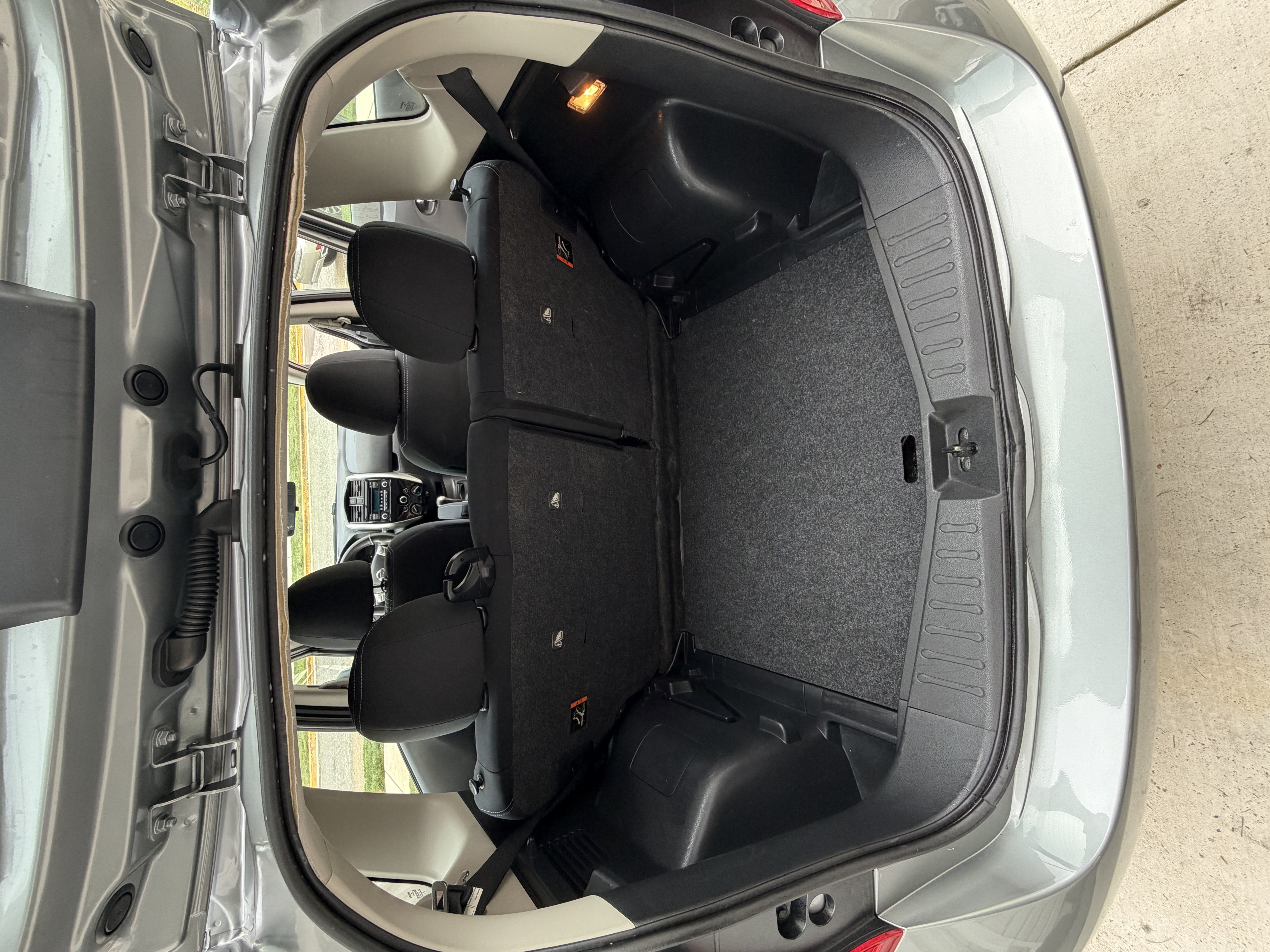 Used 2015 Nissan Versa Note SV FWD image 10