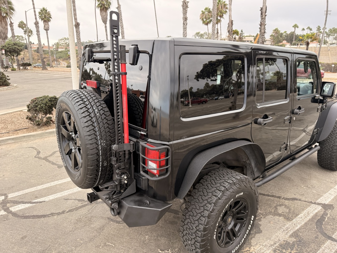 Used 2014 Jeep Wrangler Unlimited Sahara AWD/4WD image 12