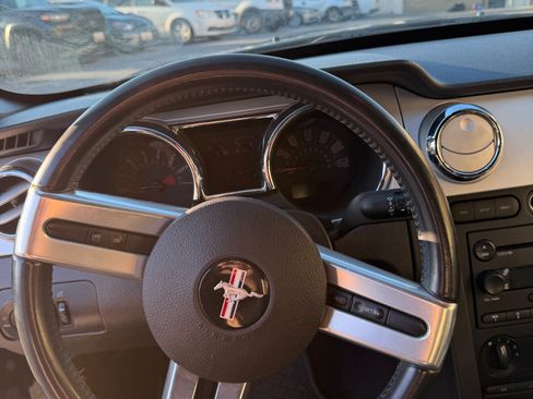 Used 2007 Ford Mustang Premium RWD image 11