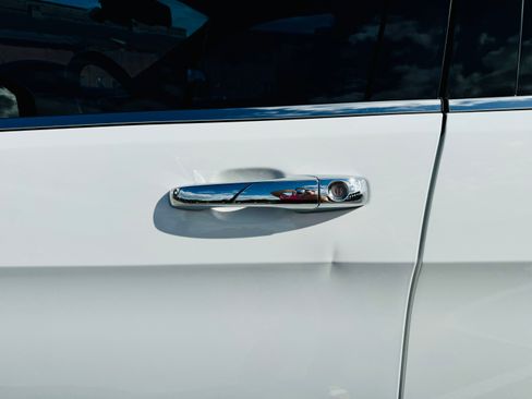 Used 2014 Jeep Grand Cherokee Limited image 9